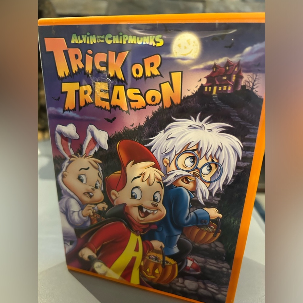 Classic Alvin and the Chipmunks Trick or Treason DVD. Used. Children Family Film